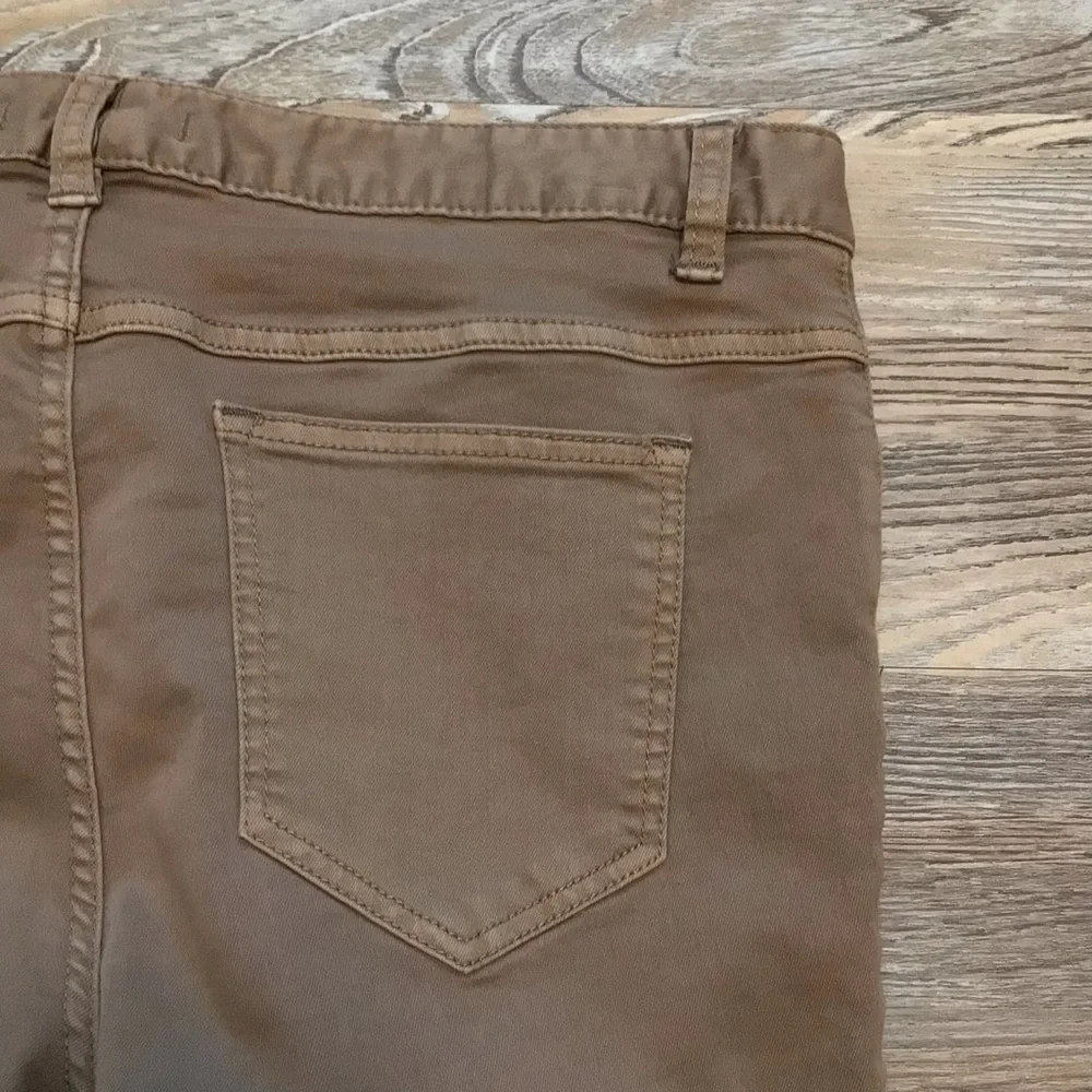 Free People Brown Mid Rise Destroyed Skinny Jeans 31